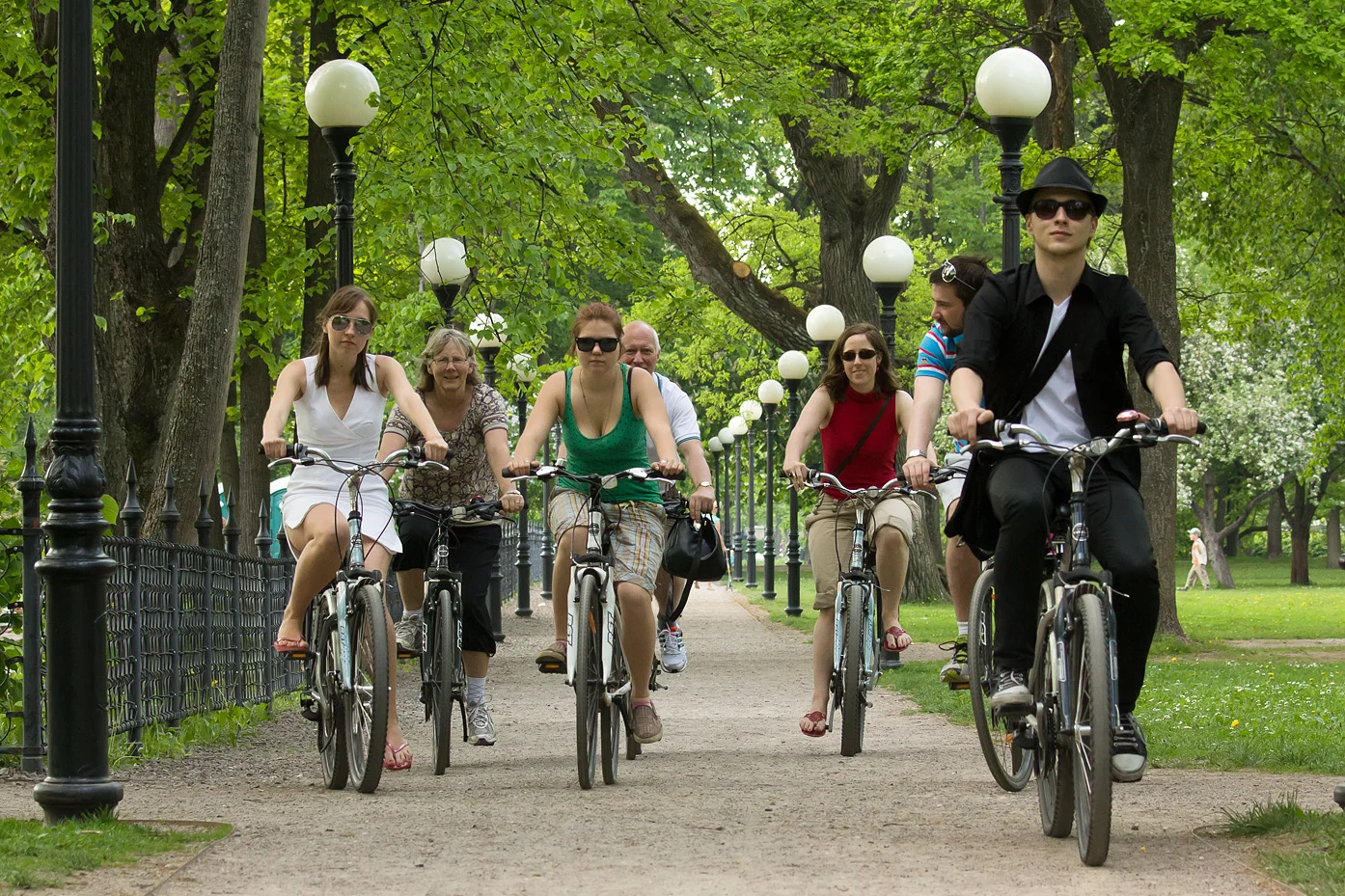 Riding through the park of Kadriorg / Beautiful Bike Tour in Tallinn Tour image