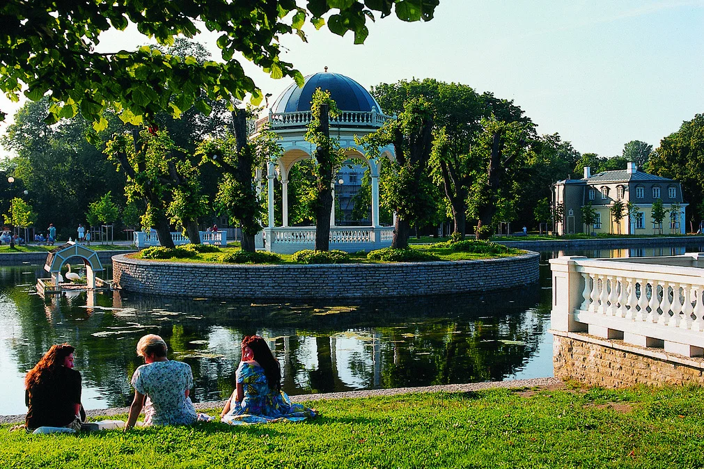 Kadriorg Park in Tallinn / Photo by Tavi Grepp Tour image